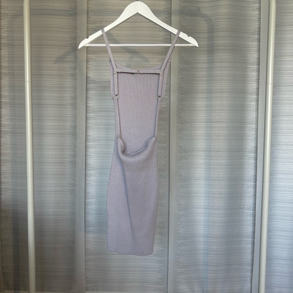 Ribbed lilac cocktail dress, mid length, open back, sleeveless, high neck - Picture 4 of 4